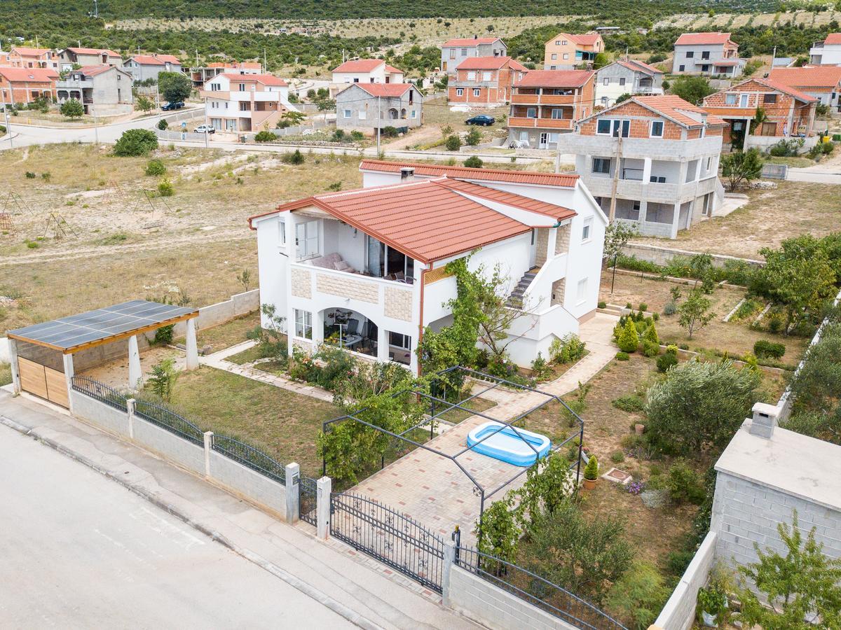 Apartment Larisa Gornji Karin Kültér fotó