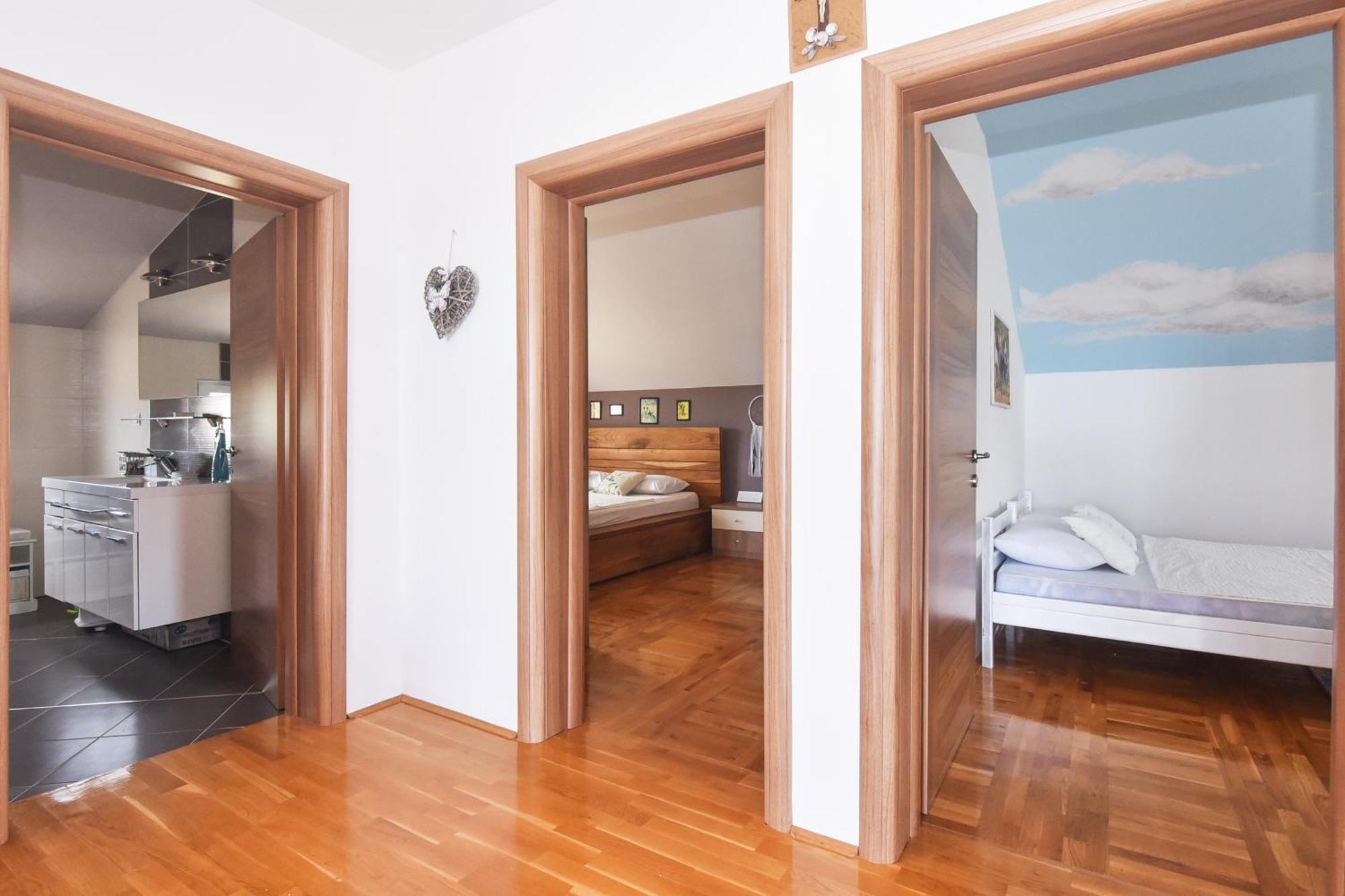 Apartment Larisa Gornji Karin Kültér fotó