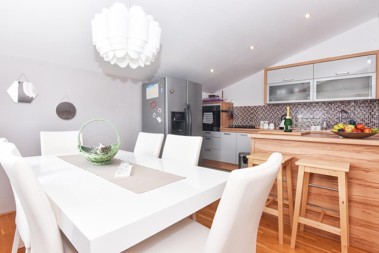 Apartment Larisa Gornji Karin Kültér fotó