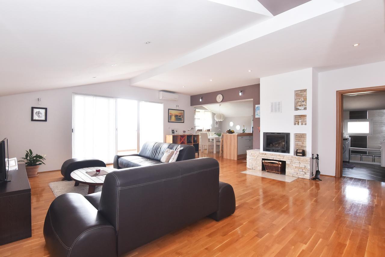 Apartment Larisa Gornji Karin Kültér fotó